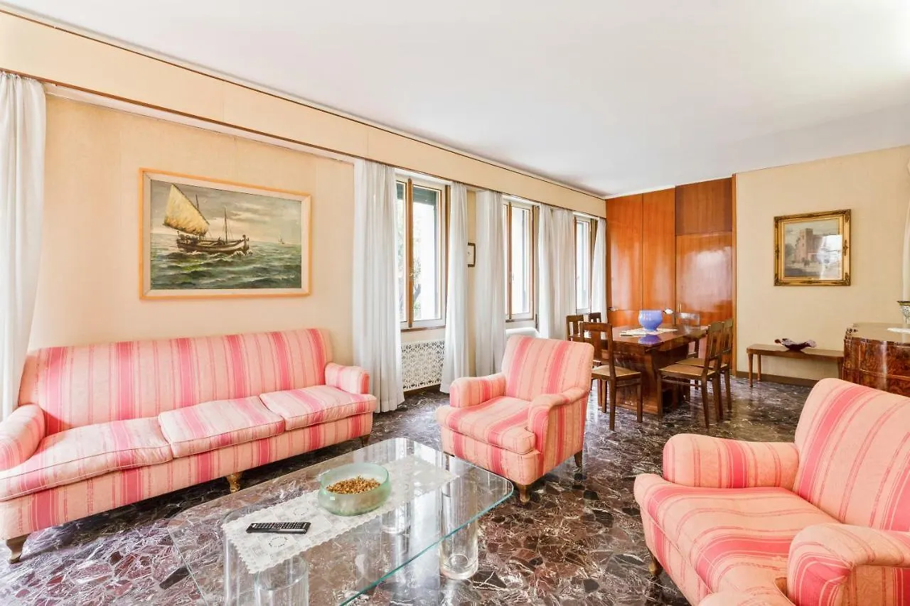 Venice Castello Elegant Apartment 0*,