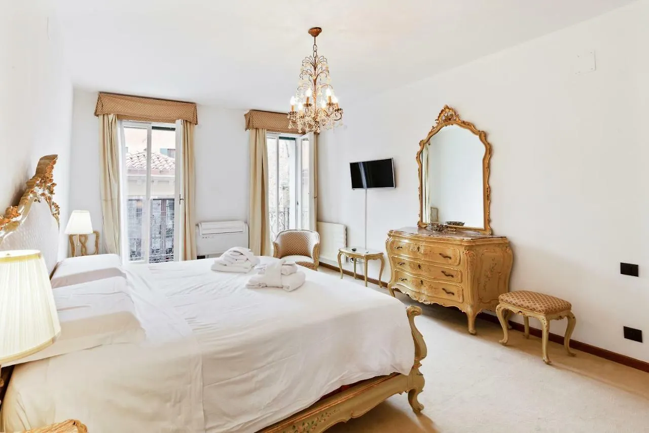 Venice Castello Elegant Apartment